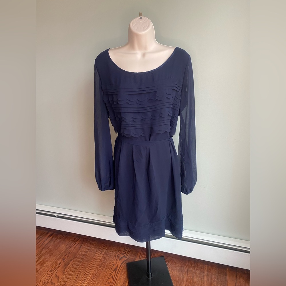 Max Studio. Navy. Size medium. Polyester. Long sleeves.